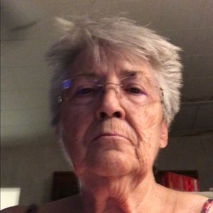 Meet your Posher, Evelyn